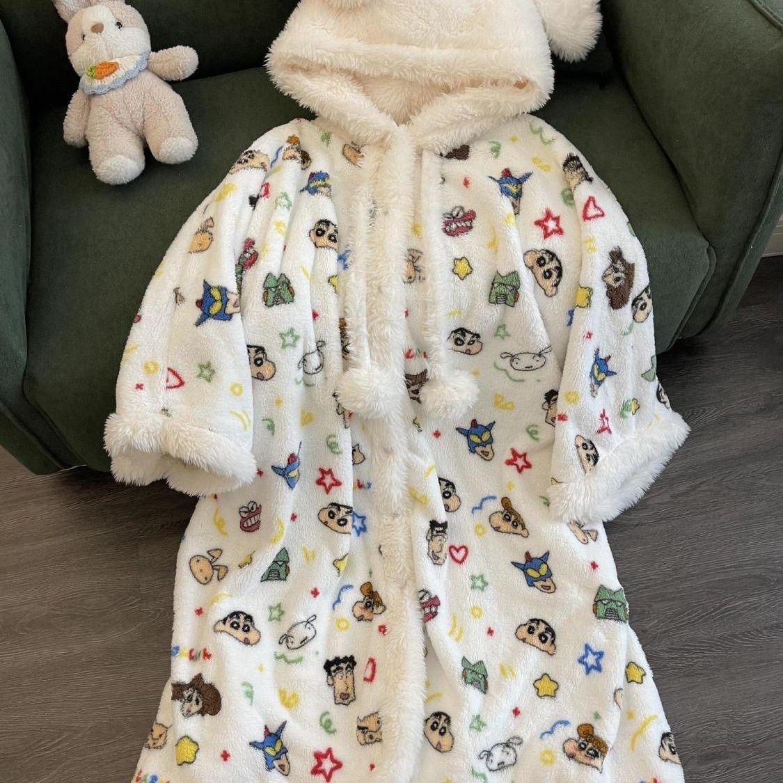 クレヨンしんちゃんのキャラクターが描かれた、コーラルフリース - Warm Winter Clothing のレビューと価格