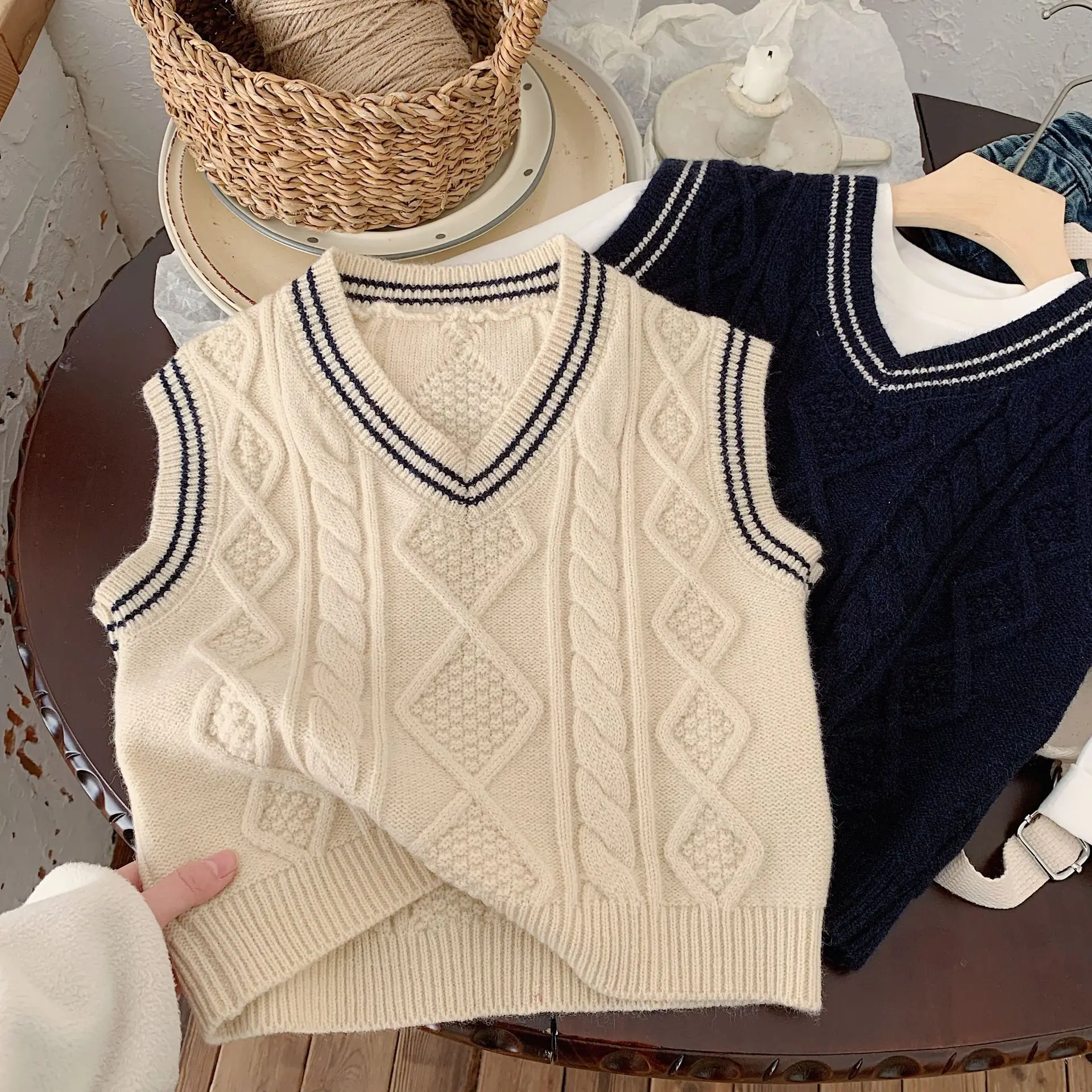 ストライプの子供用Vネックニットセーター,女の赤ちゃん用セー - Winter Clothing Activities For Toddlers のレビューと価格